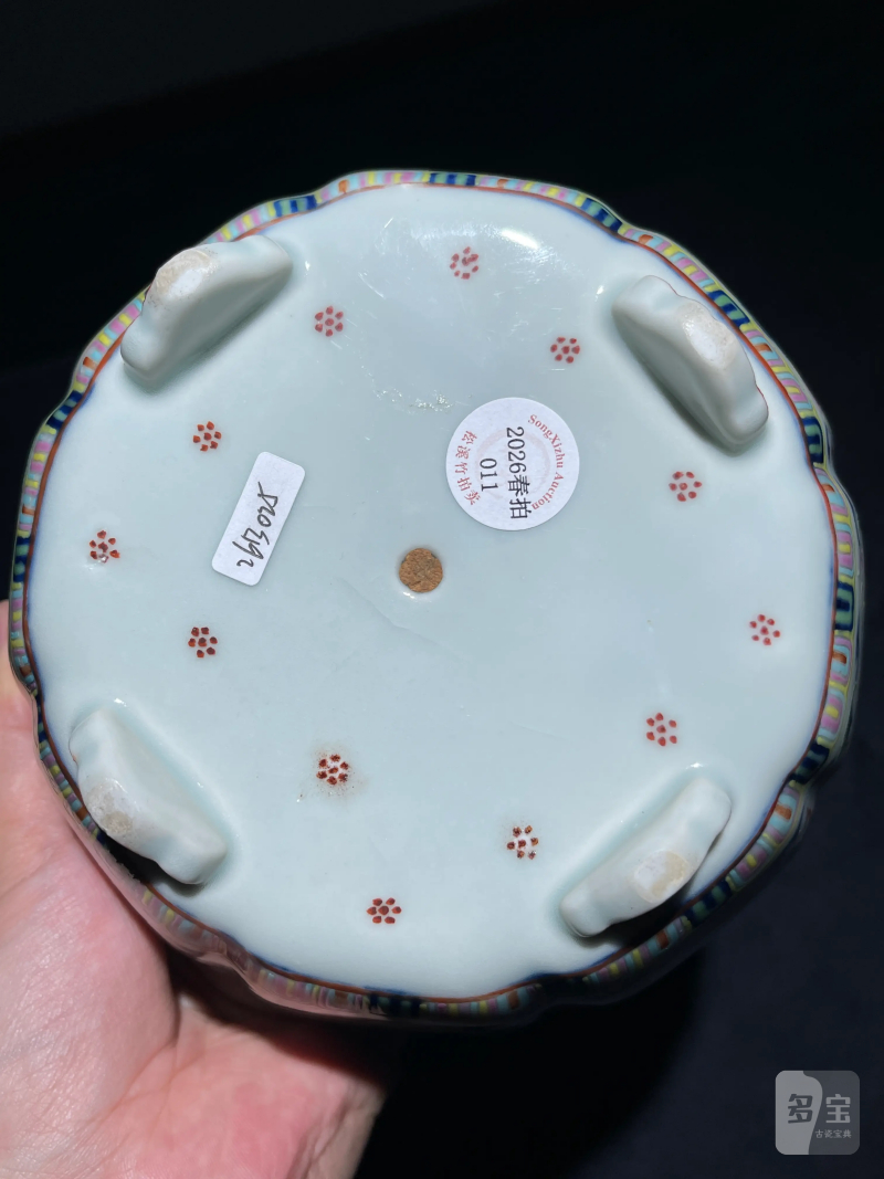 清中期 青花粉彩西番莲纹花口盆 - 图8